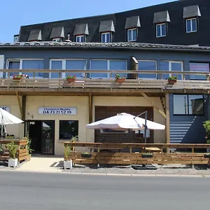 https://hotel-du-lac-au-bord-du-lac.hotels-rhonealpes.com